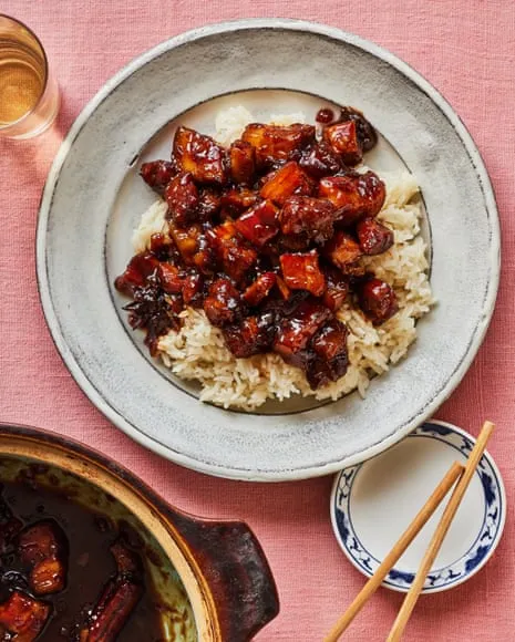 A Culinary Expert's Tasty Dishes for Lu Rou Fan and Crispy Radish Bites