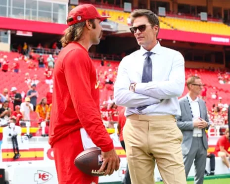 Tom Brady sparks fan criticism as showing up in Vegas team booth
